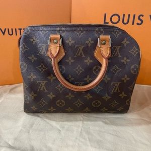 Louis Vuitton Speedy Monogram Purse 25